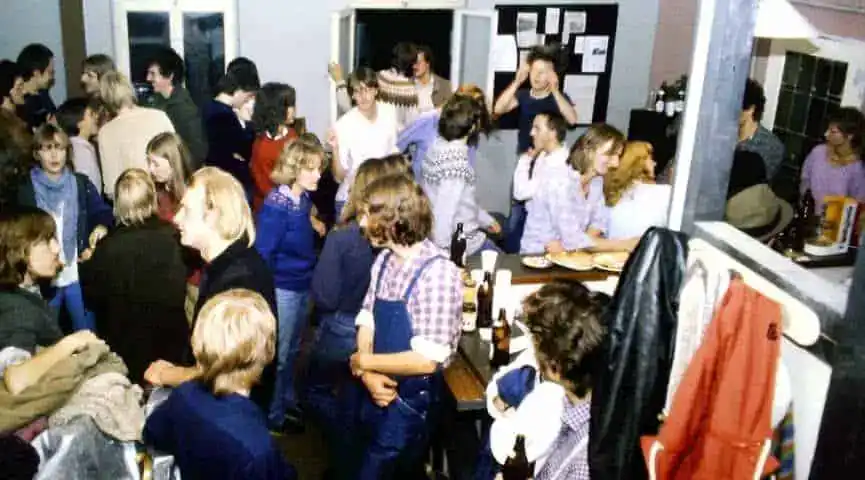 Holzwurm-Fete im Autonomen Zentrum